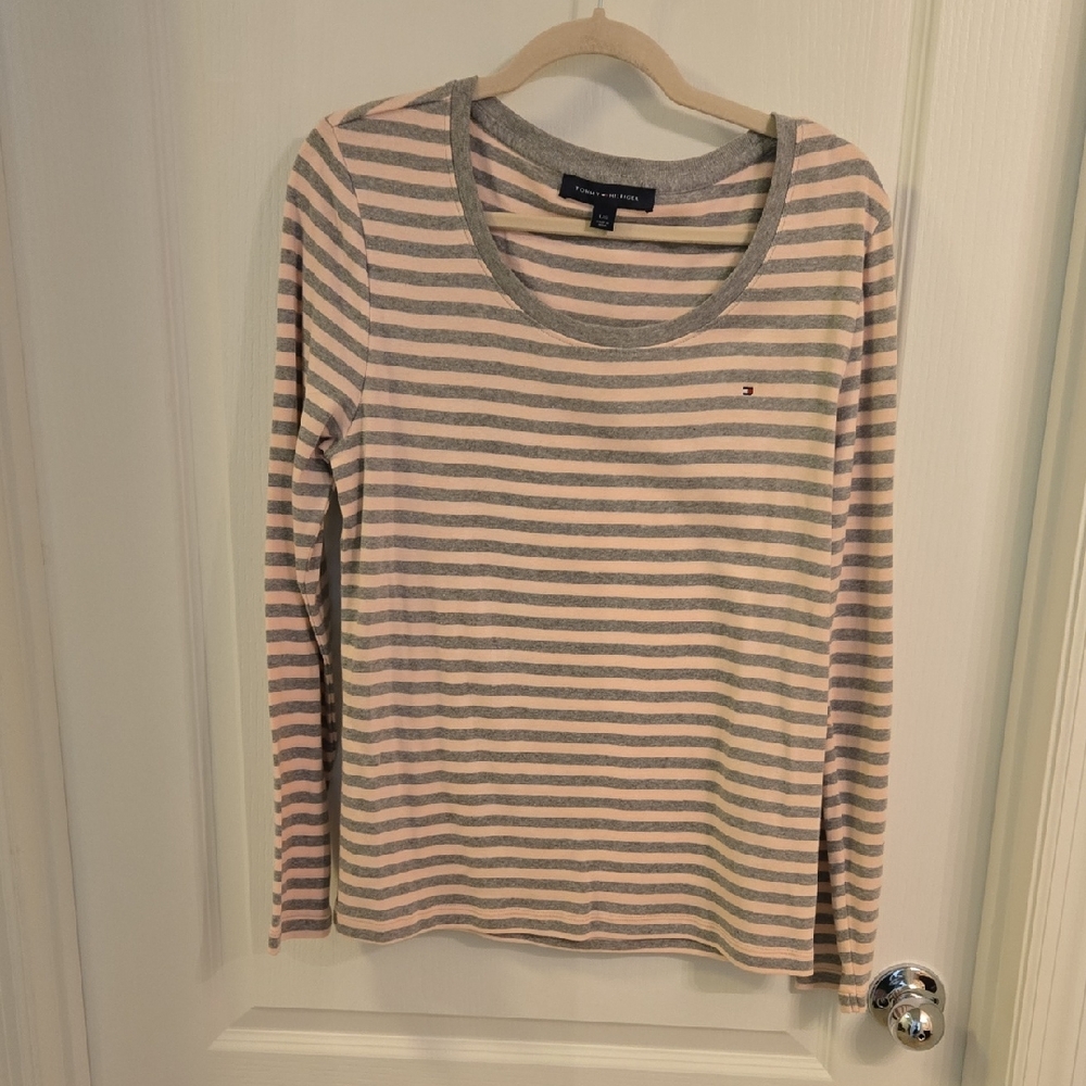 Tommy Hilfiger Womens Fitted Long Sleeve Tee EUC